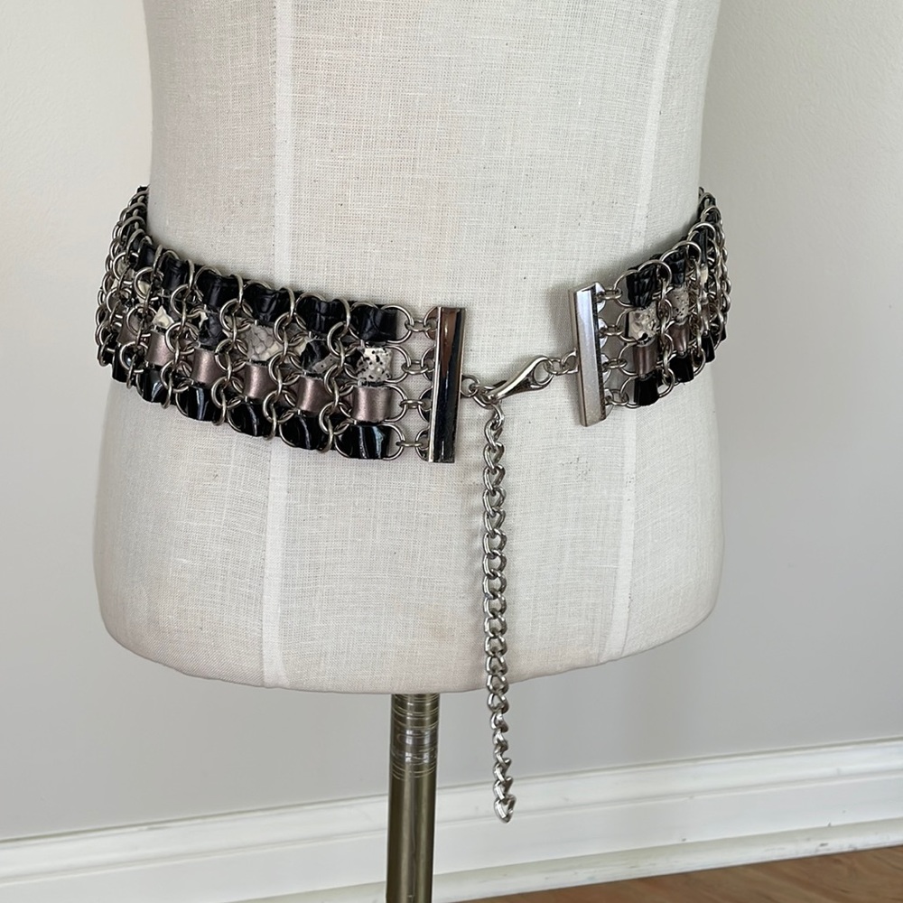 - - Leather and chain link adjustable belt size SM